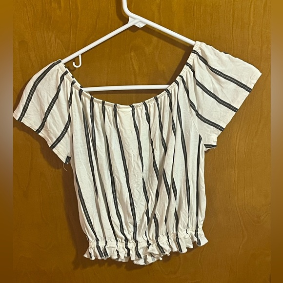 H&M striped Crop Top. Women’s size XS. - Picture 5 of 11